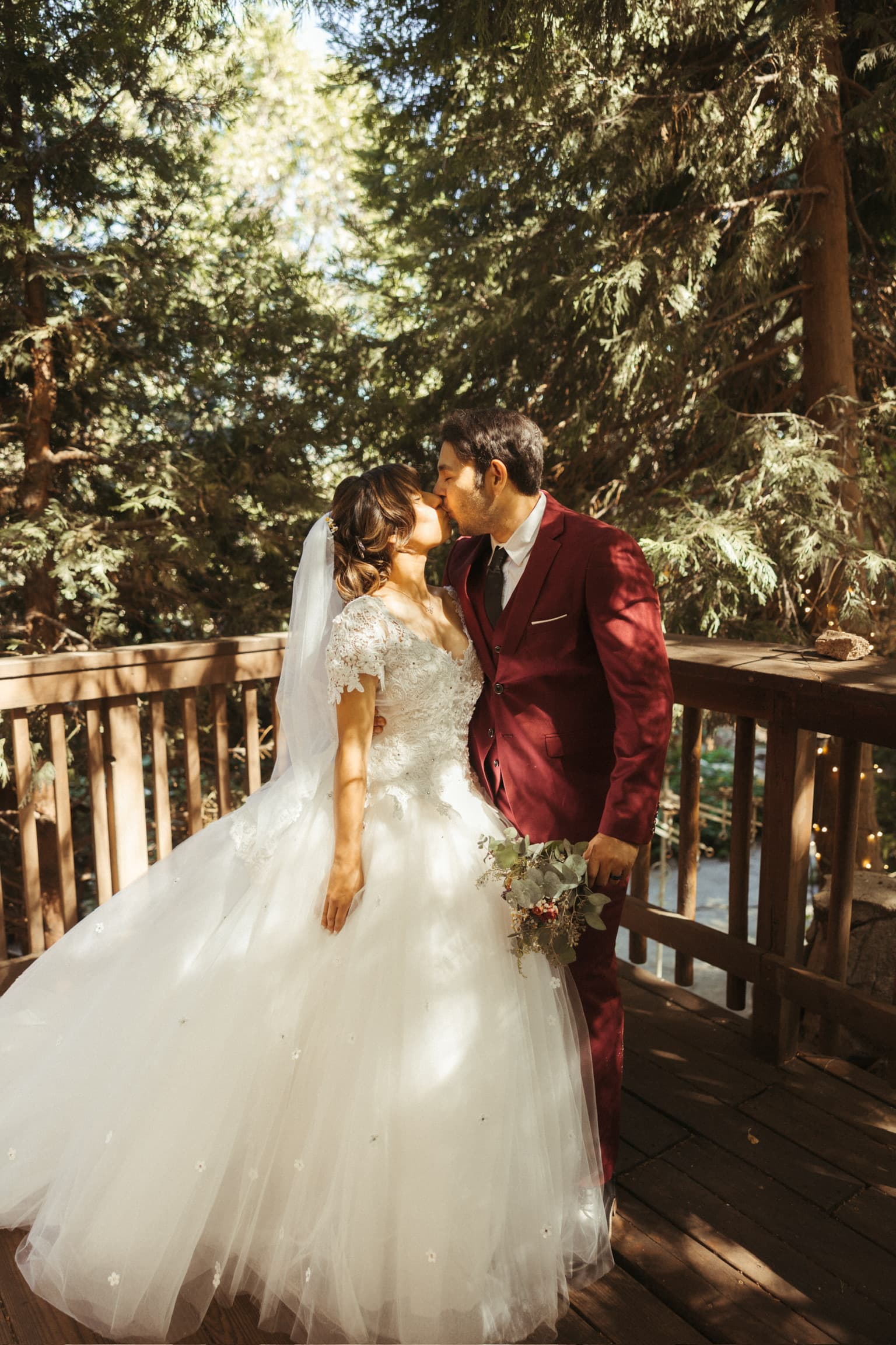 A couple photographed at Willow Woods Park — photograph 11