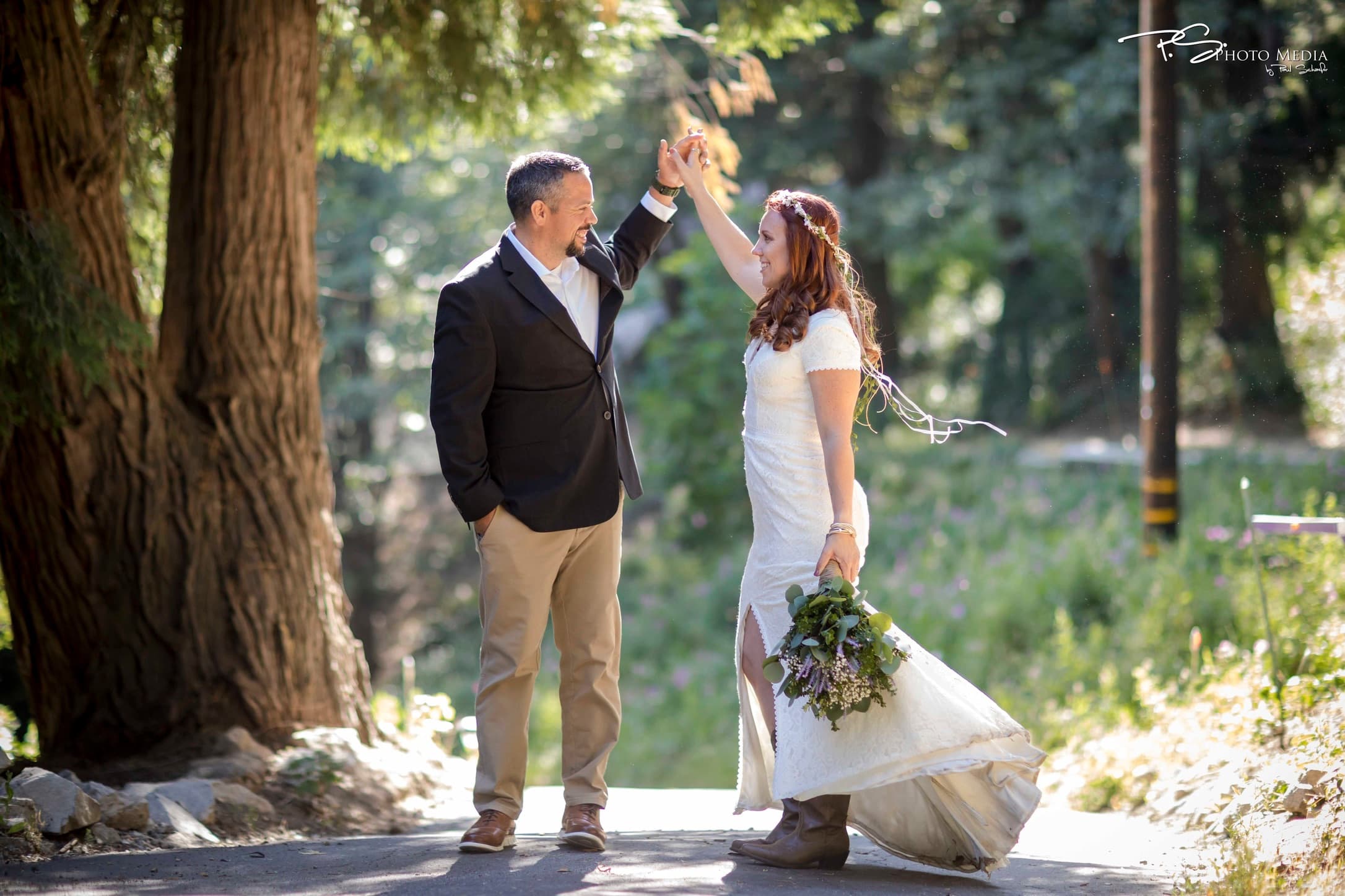 A couple photographed at Willow Woods Park — photograph 33