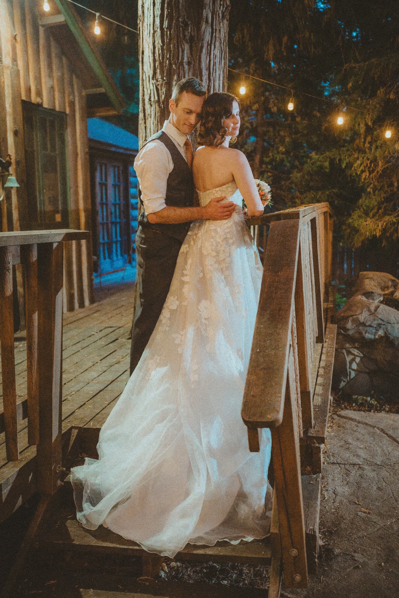 A couple photographed at Willow Woods Park — photograph 14